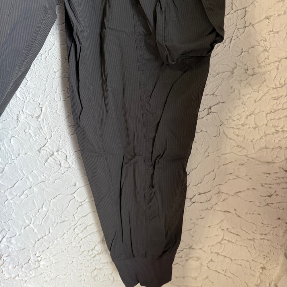 lululemon athletica Dark Gray Cargo Pants - Picture 4 of 9